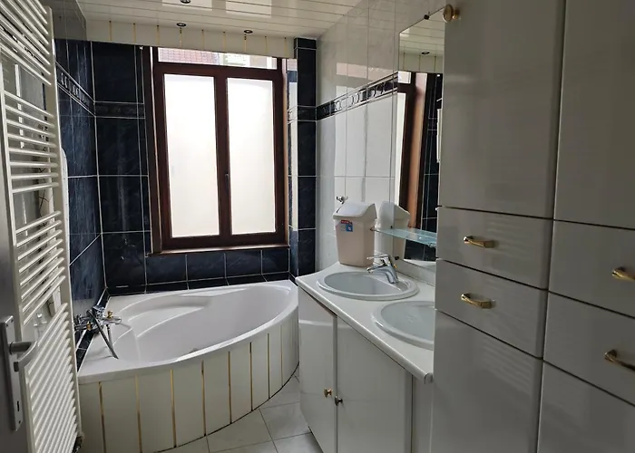 Confortable Pour 4p 150m De La Homestay *